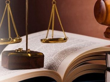 Anul•lat el límit per lliure designació d’advocat a l’existir conflicte d’interessos